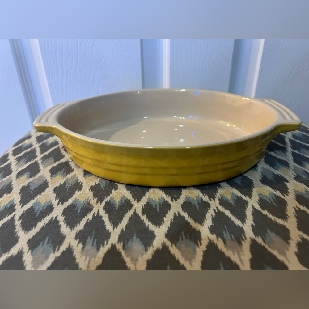 EUC Le Creuset Yellow 7x9 oval stoneware baking dish